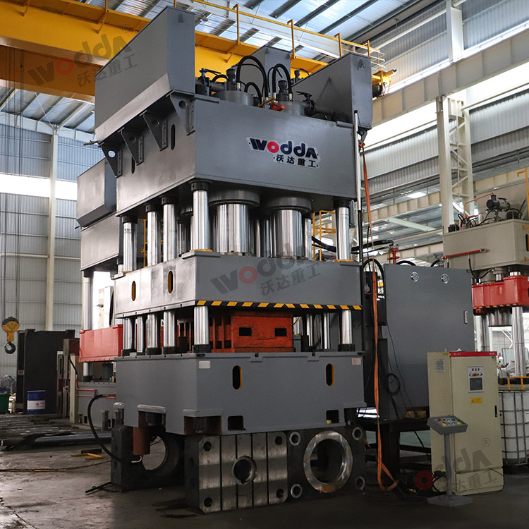 2500噸鋼木門(mén)壓花機(jī) 2500噸鋼木門(mén)壓花機(jī)