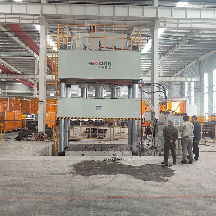 1000噸汽車配件拉伸液壓機(jī)客戶現(xiàn)場(chǎng) 1000噸汽車配件拉伸液壓機(jī)客戶現(xiàn)場(chǎng)