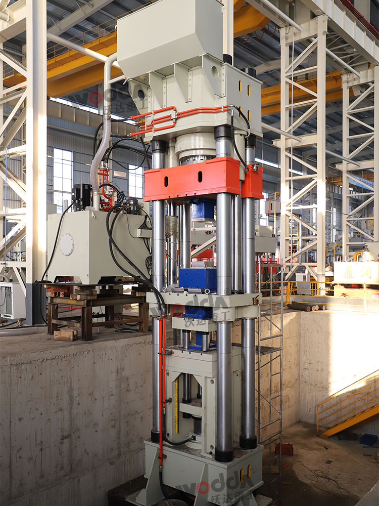 1000噸莫來(lái)石匣缽液壓機(jī) 1000噸莫來(lái)石匣缽液壓機(jī)