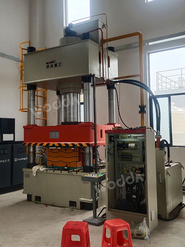 630噸防彈插板液壓機安轉(zhuǎn)調(diào)試