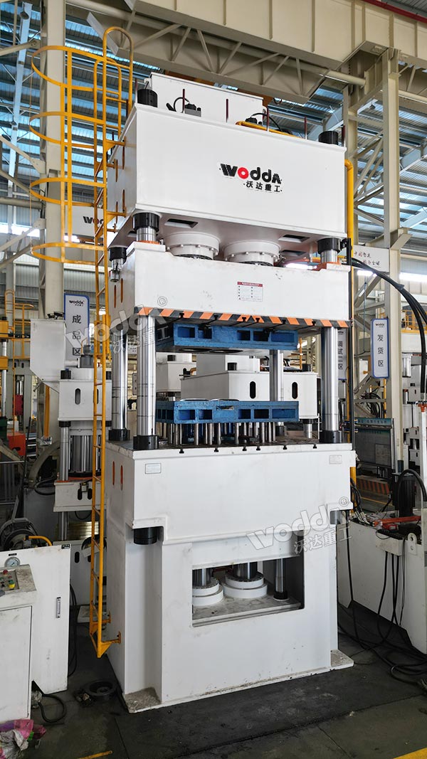 630噸不銹鋼水槽拉伸液壓機(jī)