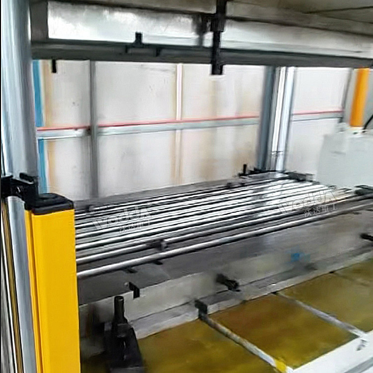 630噸四柱液壓機沖壓波紋板成型