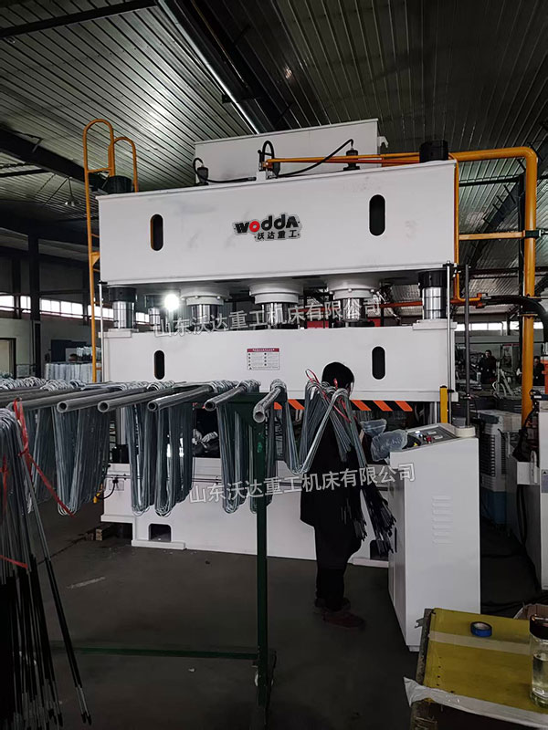 500噸冷鏈鋁管校平液壓機 500噸冷鏈鋁管校平液壓機