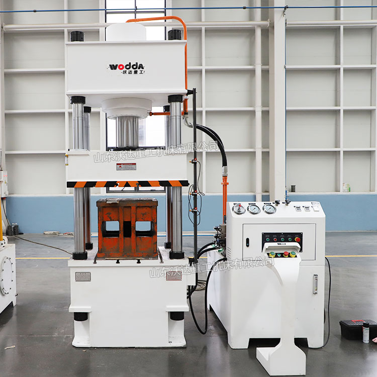 200噸液壓機(jī) 200噸液壓機(jī)