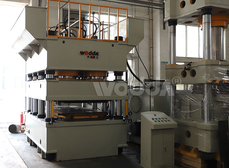 YQ78型雙動(dòng)鋼木門(mén)壓花機(jī) YQ78型雙動(dòng)鋼木門(mén)壓花機(jī)